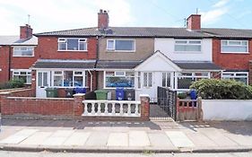 Seaside 2 Bed Townhouse, Near Cleethorpes Station